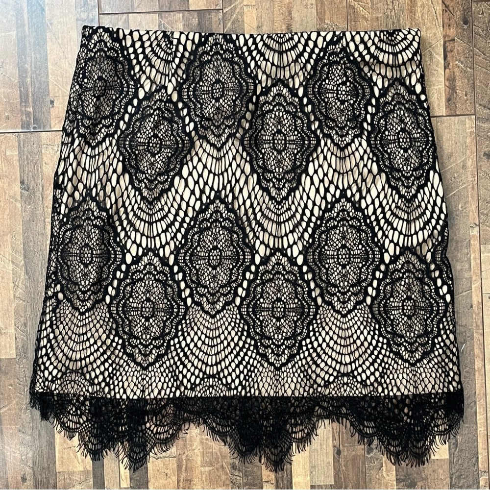 L’Atiste by Amy Lace Overlay Contrast Straight Skirt Black Nude Sz L